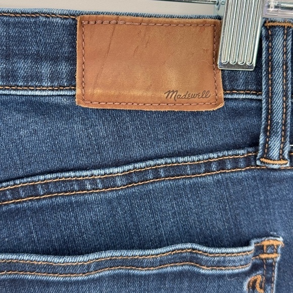Madewell 9" Mid-Rise Skinny Jeans in Larkspur Wash: TENCEL™ Denim Edition - Picture 10 of 14